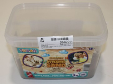 Prozorna plastična posoda z igračo Tuban Dynamic Sand (kinetični pesek). 