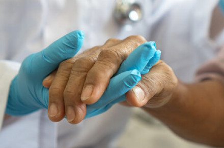 Izvajalci zdravstvene dejavnosti -zajezitev in obvladovanje epidemije COVID-19