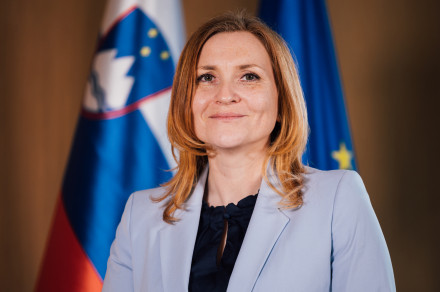 dr. Urška Kramberger Mendek