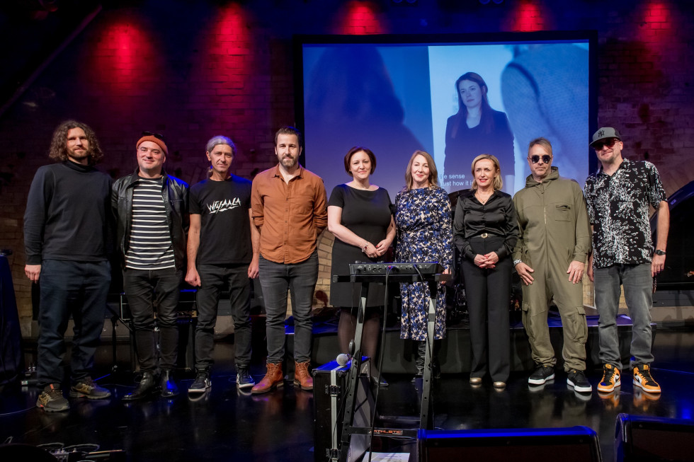 Skupinska fotografija: jazz skupina Ecliptic, veleposlanica dr. Polak Petrič, direktorica SFC Nataša Bučar in vodja SKICE Berlin Saša Šavel Burkart