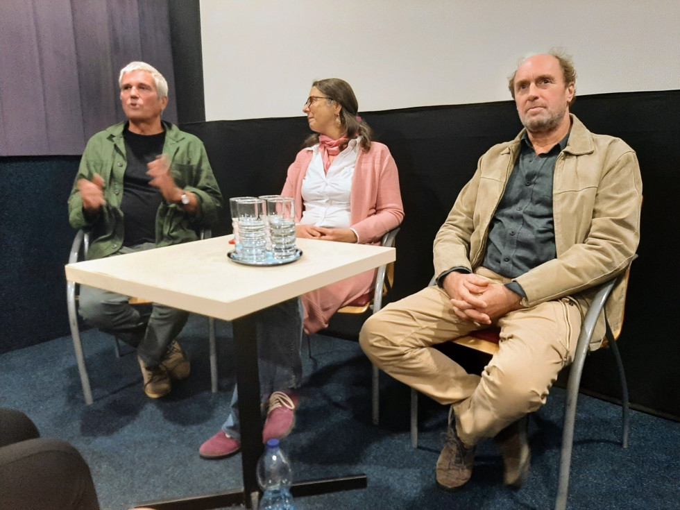 Režiser Metod Pevec, Mojca Jesenovec, igralec Janez Škof