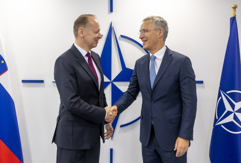 Veleposlanik dr. Andrej Benedejčič predal poverilna pisma generalnemu sekretarju NATO