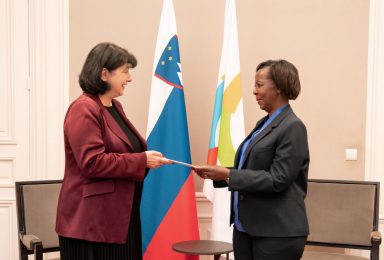 L'ambassadrice Cvelbar Bek a remis les lettres de créance à Madame Louise Mushikiwabo, Secrétaire générale de l'Organisation Internationale de la Francophonie
