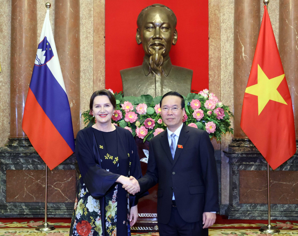 veleposlanica Suhadolnik in predsenik Socialistične republike Vietnam Vo Van Thuong