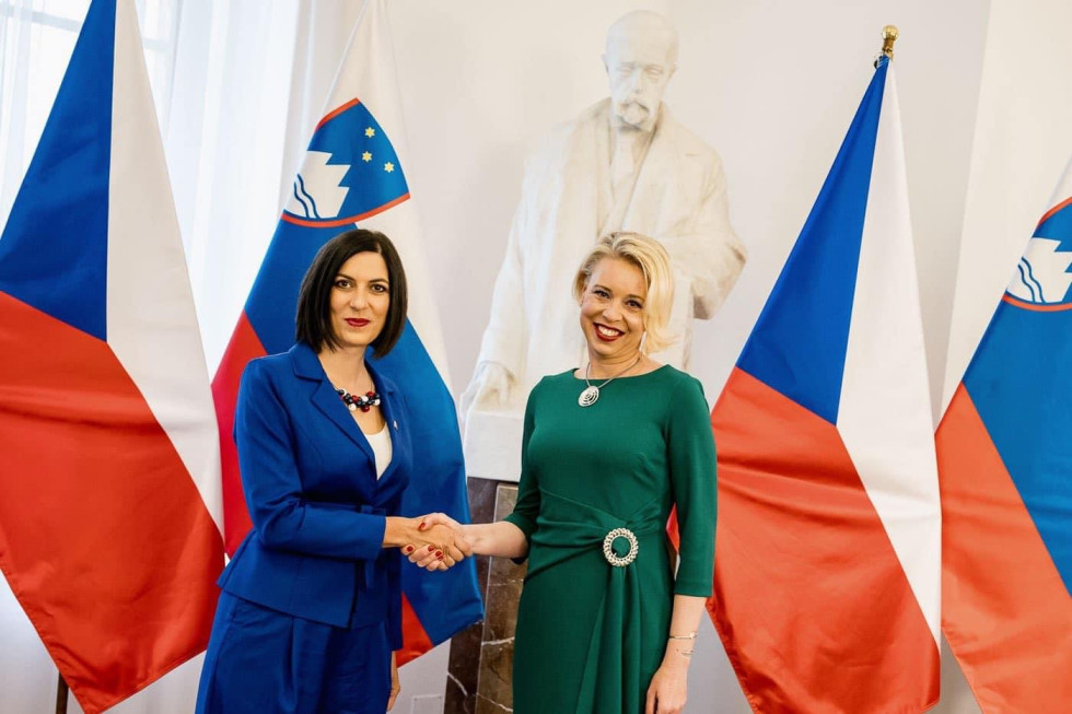 Predsednica Državnega zbora mag. Urška Klakočar Zupančič s predsednico Poslanske zbornice parlamenta Češke republike Markéto Pekarovó Adamovó