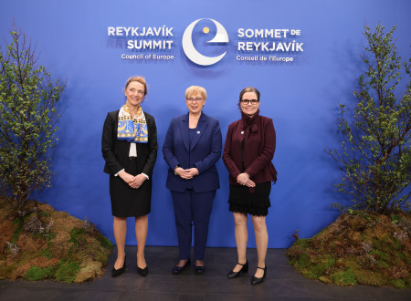 Left: Secretary General of the Council of Europe Marija Pejčinović Burić, centre: President of the Republic of Slovenia Nataša Pirc Musar, PhD, right: Prime Minister of Iceland Katrín Jakobsdóttir