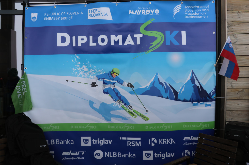 Pano za smučarsko tekmovanje DiplomatSKI v Mavrovem