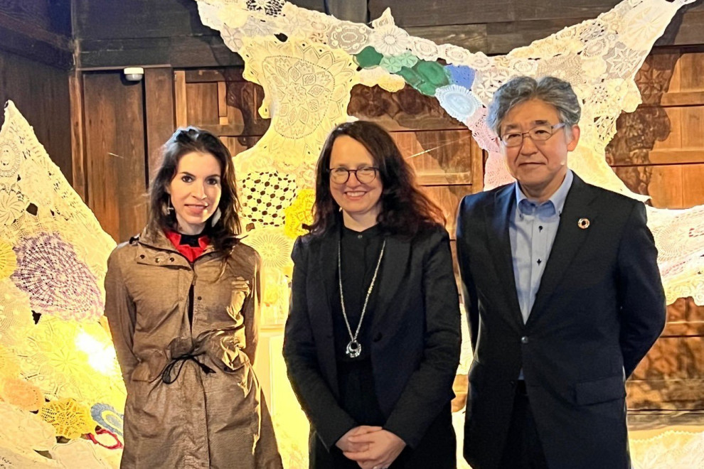 Tina Vodnik, artist Eva Petrič, and the President of the Biennale and Mayor of Omihachiman city Osamu Konishi