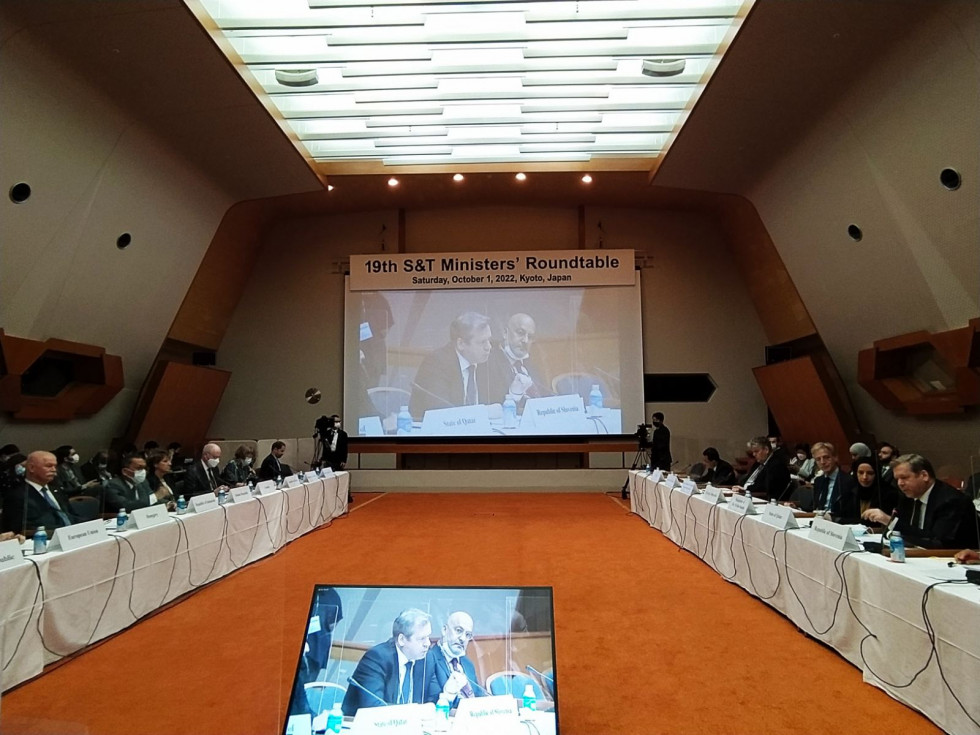 Ministerial Roundtable at STS Forum 2022, where Minister Dr Papič also participated