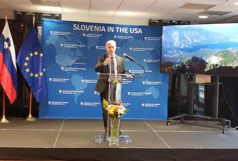 Novinarji Nacionalnega novinarskega Kluba na Veleposlaništvu v Washingtonu