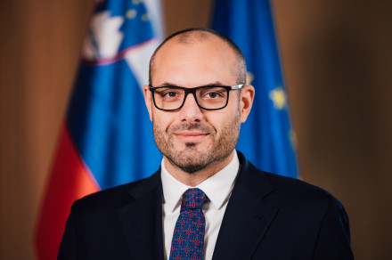 dr. Slobodan Šešum