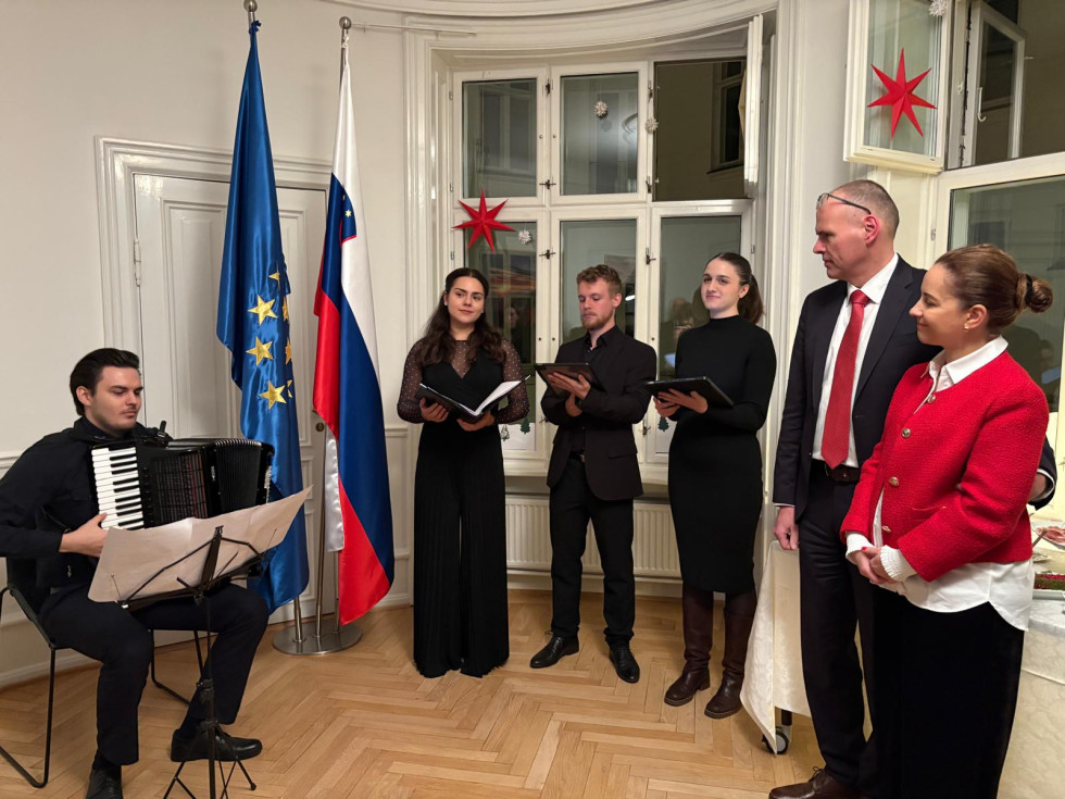 Ambassador Mihael Zupančič and Mrs Andrea Zupančič with the students of the Royal Danish Academy of Music: Veronika Pervan, Brina Vukovič, Igor Muset, Marcel Slakonja.