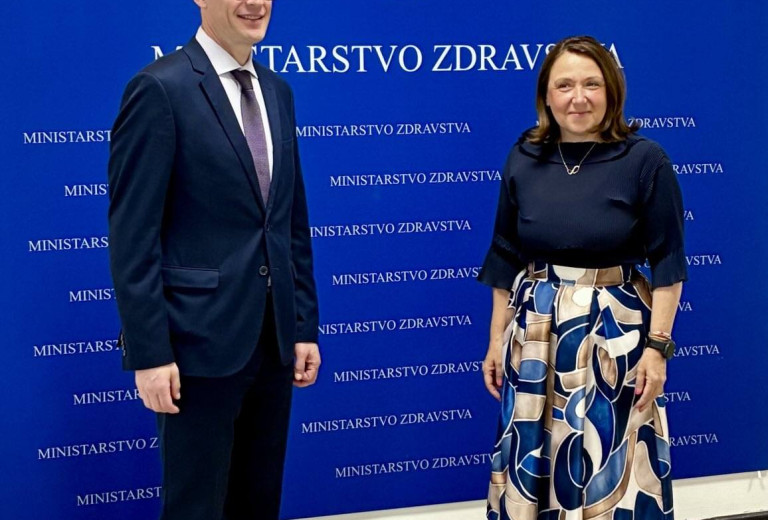 Srečanje veleposlanika Gašperja Dovžana z ministrico za zdravje dr. Ireno Hrstić