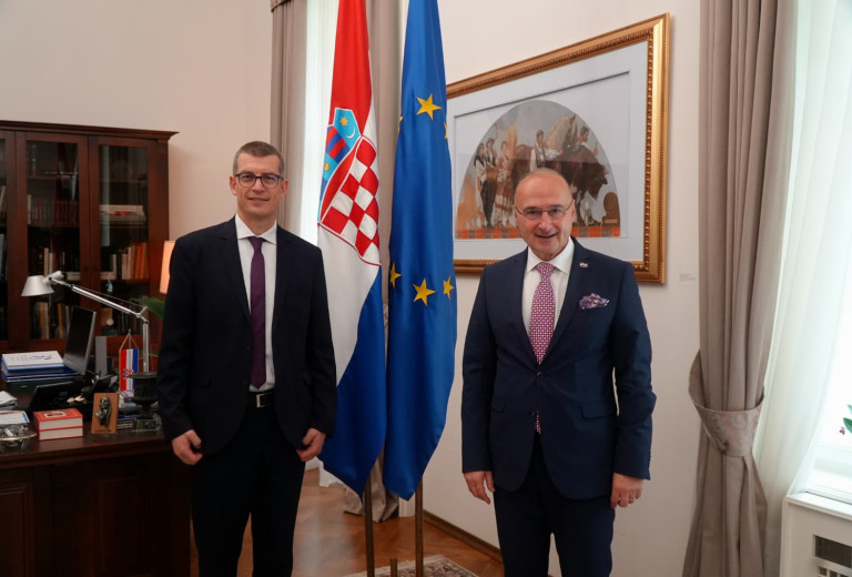 Poslovilno srečanje veleposlanika Dovžana z ministrom za zunanje in evropske zadeve Grlić Radmanom