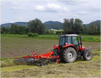 Traktor na polju