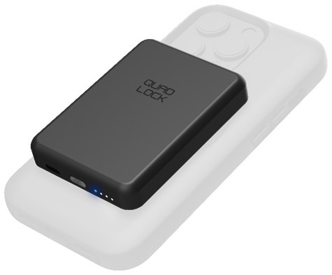 črn baterijski paket na mobilnem telefonu