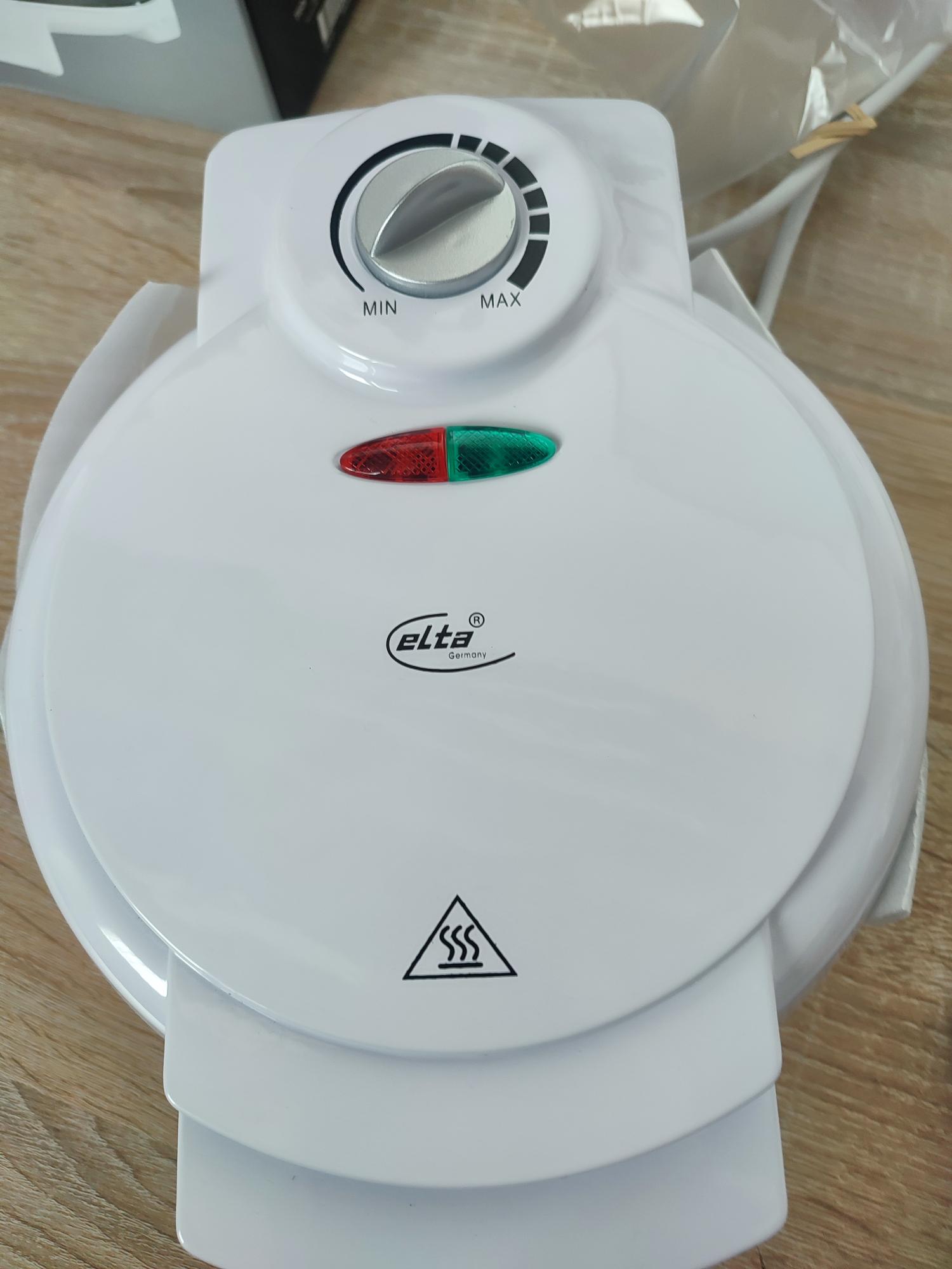 Fotografija 4 zgornja stran aparata za vaflje