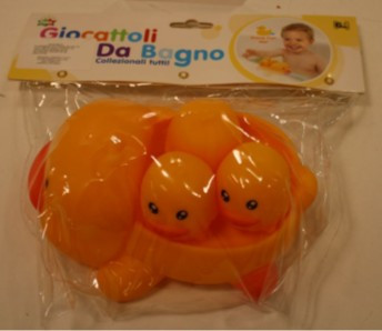 Igrača za kopanje- rumena račka mama ima na svojem hrbtu še 3 male rumene račke. Igrača je iz mehke plastike.