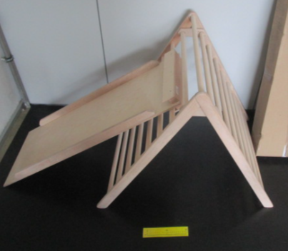 Lesen plezalni trikotnik z desko/toboganom