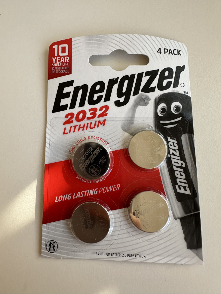 Fotografija kompleta 4 litijevih gumbnih baterij Energizer 