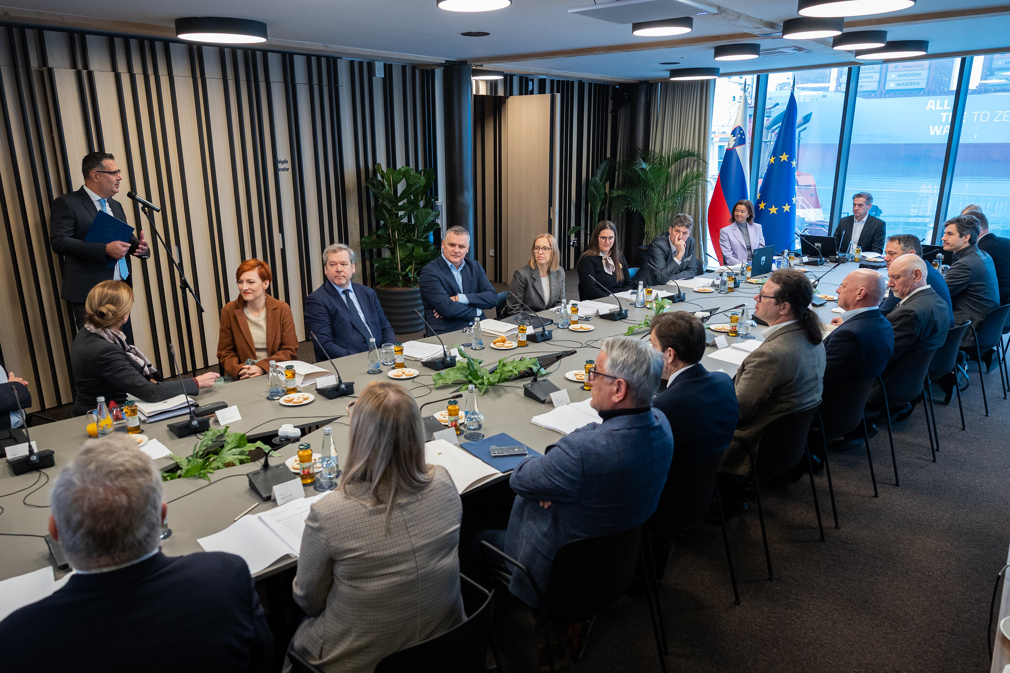 Government Visit to the Coastal–Karst Region