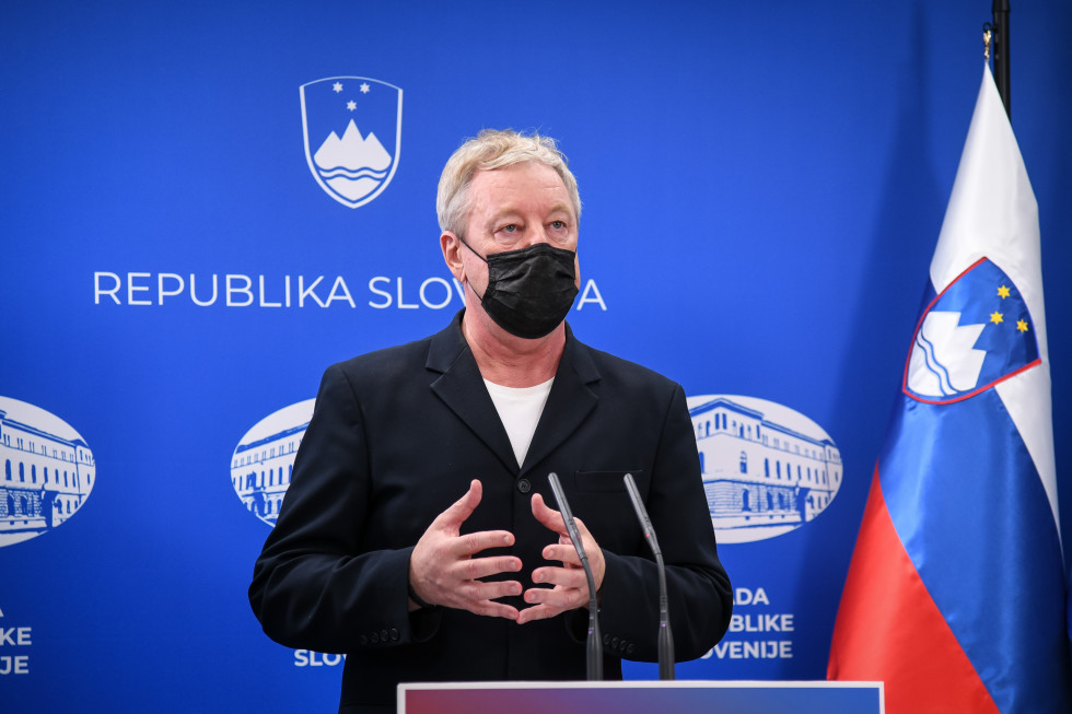 Professor at the Faculty of Pharmacy of the University of Ljubljana Borut Štrukelj.