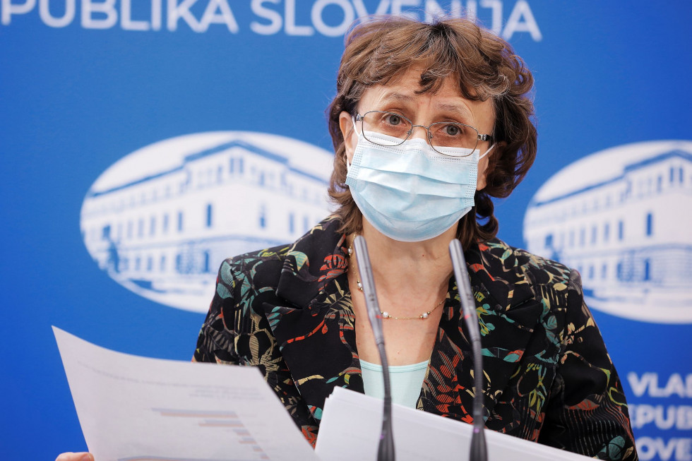 Deputy Head of the Centre for Communicable Diseases at the National Institute of Public HealthZ Nuška Čakš Jager at the press conference