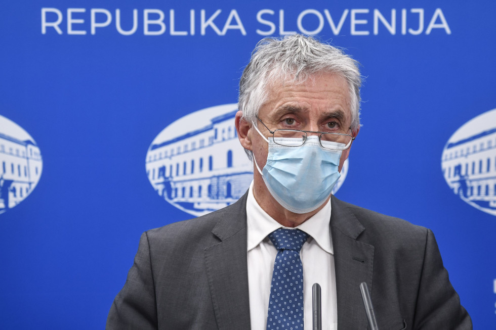 Minister za zdravje Tomaž Gantar na novinarski konferenci