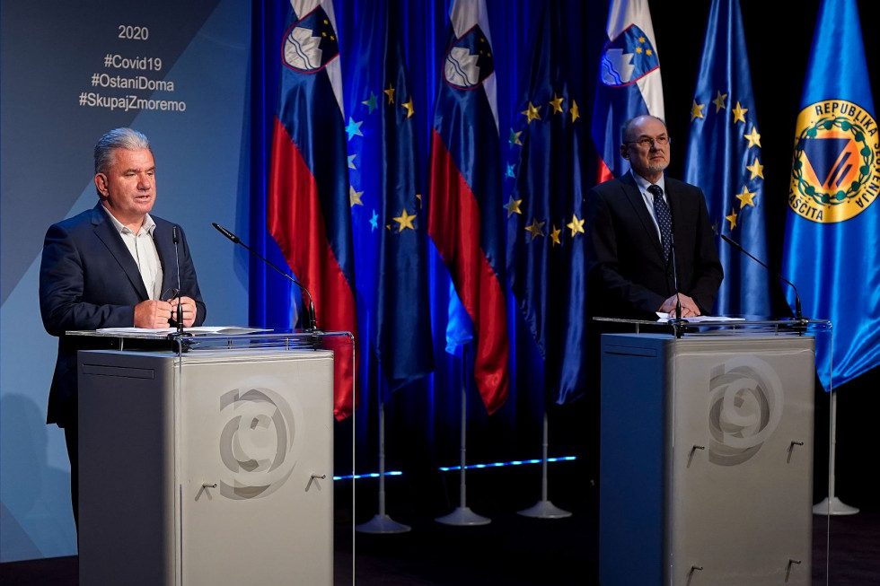 Minister za okolje Andrej Vizjak in uradni govorec Jelko Kacin