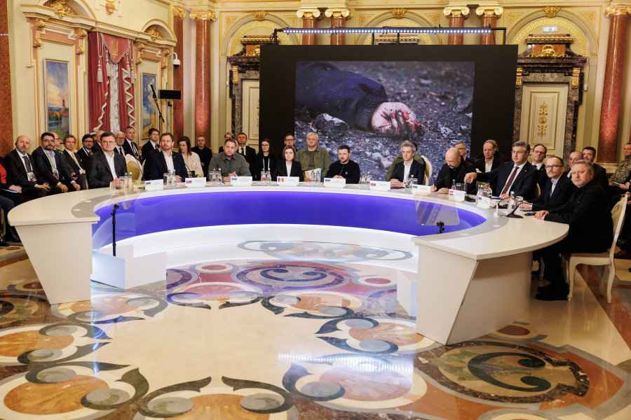 Predsednik vlade in vodje delegacij na vrhu Bucha Summit.