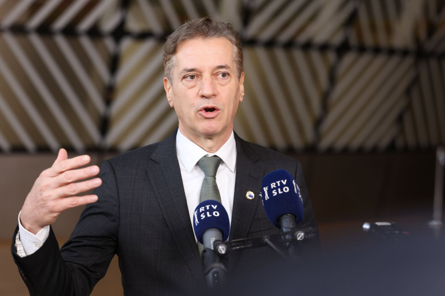 Predsednik vlade dr. Robert Golob