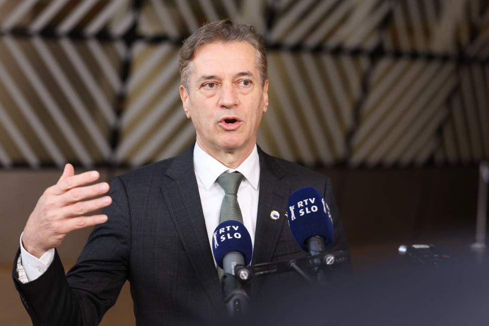 Predsednik vlade dr. Robert Golob