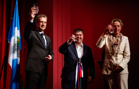 Kanal5 (Prime Minister Robert Golob marked World Earth Day by attending and speaking at the inauguration of the Mrzlek water pipeline and gave a speech. )