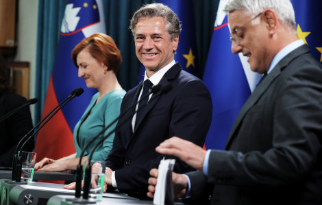 PV druga oblenica vlade 30052024 1 (Prime Minister Robert Golob and the Ministers and Deputy Prime Ministers, Asta Vrečko and Matjaž Han, presented the achievements of the first half of the current Government's term of office.)