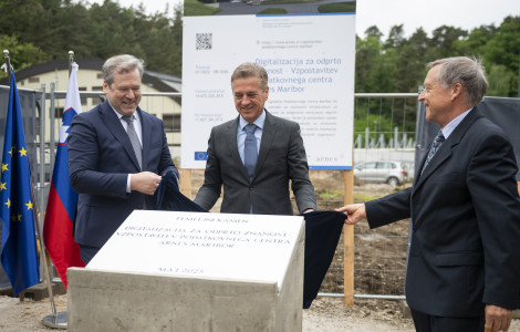 54501212843 33b9555e4f o (Prime Minister Robert Golob today attended the foundation stone-laying ceremony for the new data centre ARNES in Maribor)