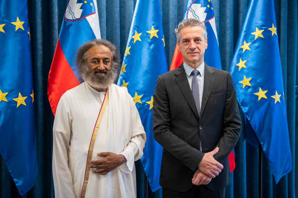 Sri Sri Ravi Shankar and Prime Minister Robert Golob.