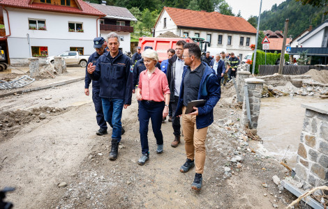 PV predsednica EK 1 09082023 (Prime Minister Robert Golob and President of the European Commission Ursula von der Leyen visit to the flood-affected Črna na Koroškem.)
