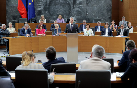 20231009 01280634 (Prime Minister of the Republic of Slovenia, Robert Golob, presented deputies with the budget documents for the next two years)