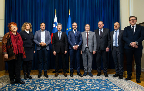 PV ITA manjsina 13112023 2 (Prime Minister Robert Golob met with the representatives of the Slovenian minority in Italy.)