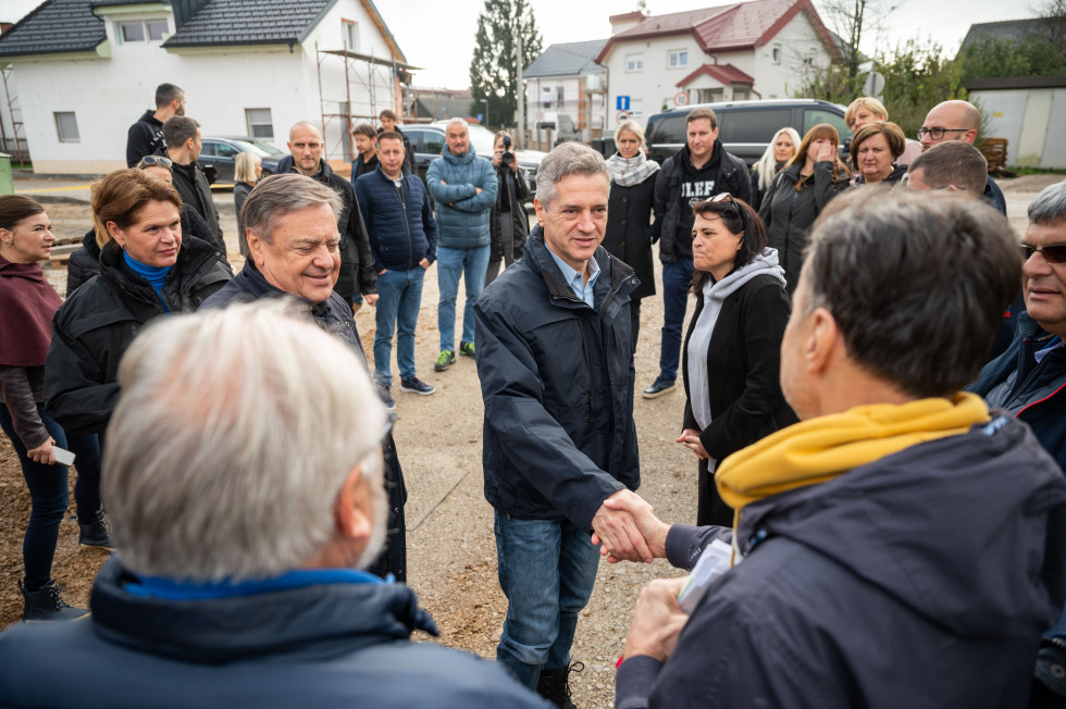 Prime Minister Robert Golob inspected the reconstruction of the areas affected by the natural disaster in Sneberje, Ljubljana.