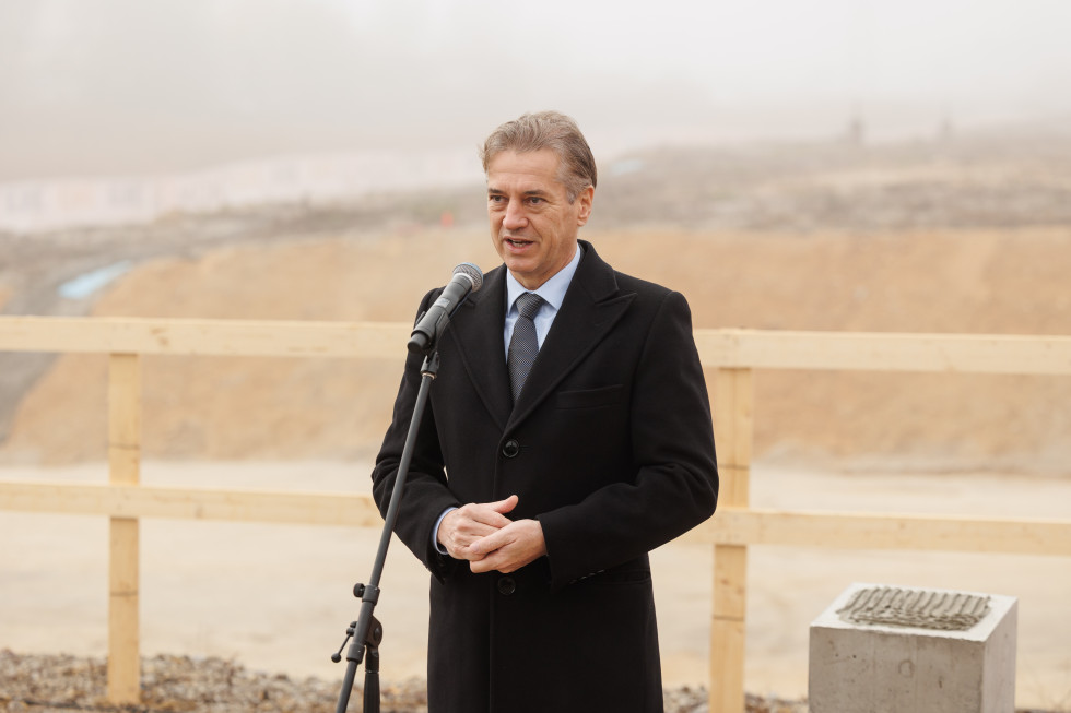 Nagovor predsednika vlade zbranim na postavitvi temeljnega kamna 