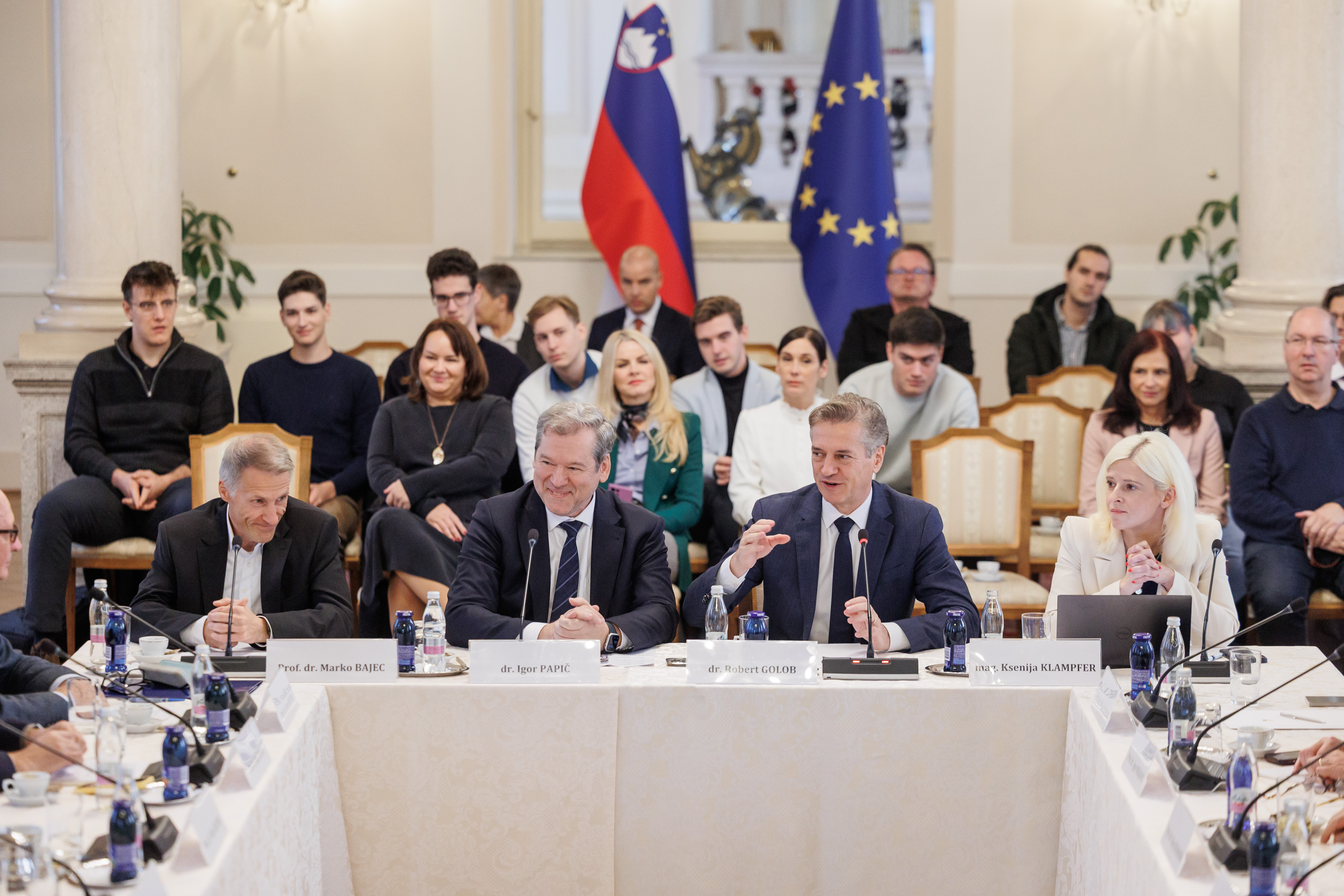 Prime Minister Robert Golob hosts a consultation on Science Day