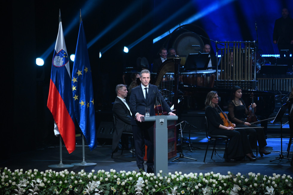 The Prime Minister of the Republic of Slovenia, Dr Robert Golob, delivered a solemn address at the ceremony on the occasion of Independence and Unity Day.