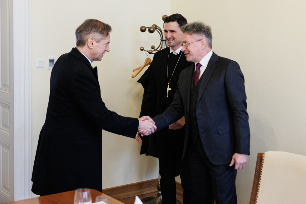 Prime Minister Golob today hosted Evangelical Bishop Aleksander Erniša 