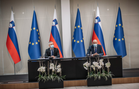 737A2608 (Prime Minister Janez Janša and Minister of Labour, Family, Social Affairs and Equal Opportunities Janez Cigler Kralj at a press conference )