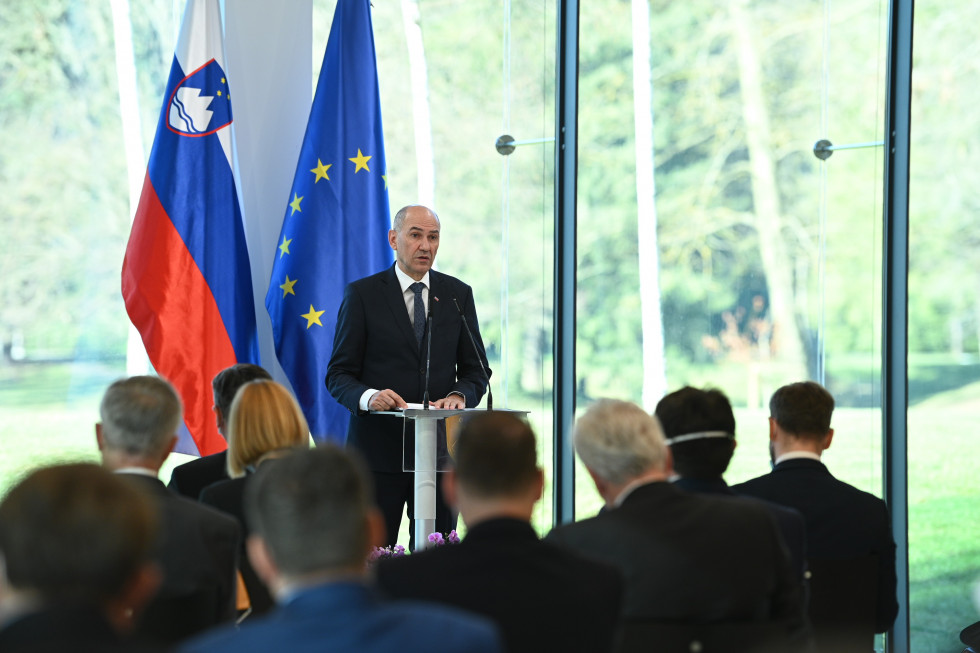 Predsednik vlade Janez Janša na sprejemu za diplomatski zbor