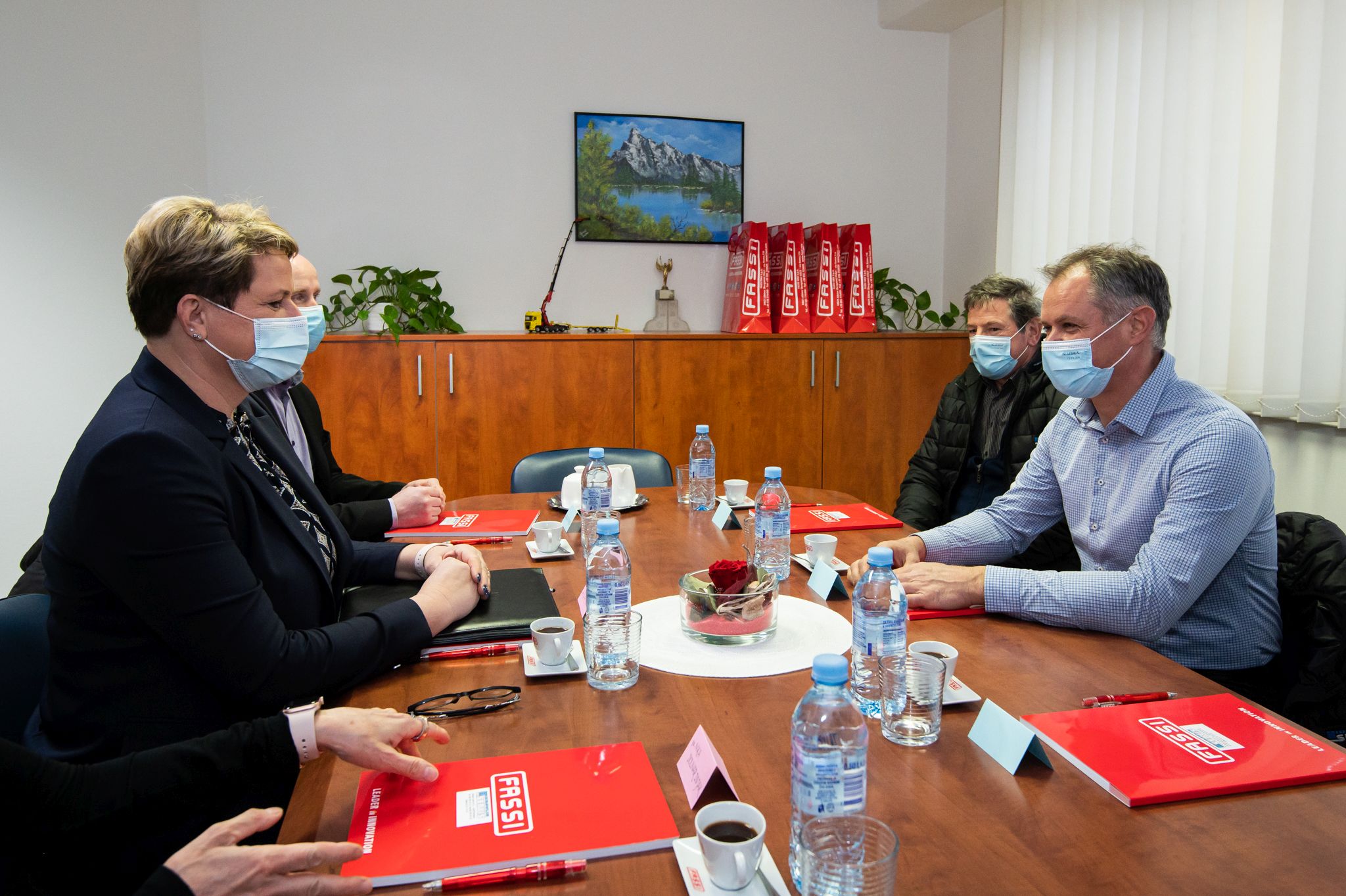 Državna sekretarka Jelka Godec na obisku v Primorsko-notranjski regiji