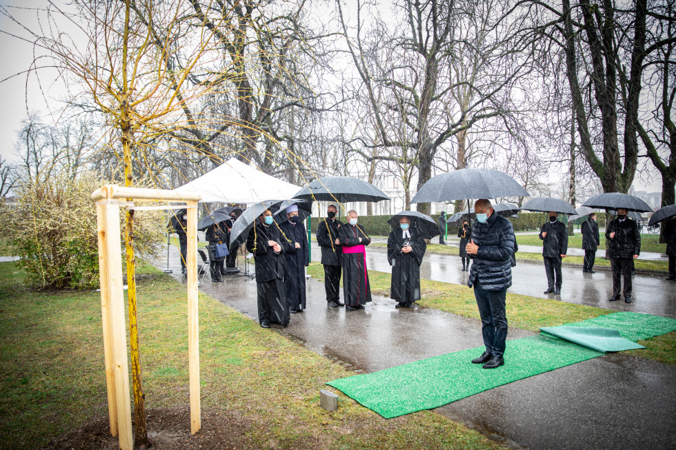 A ceremony to mourn the deceased during the epidemic