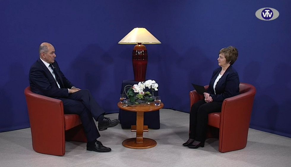Predsednik vlade Janez Janša gost oddaje Dober večer g. predsednik na VTV