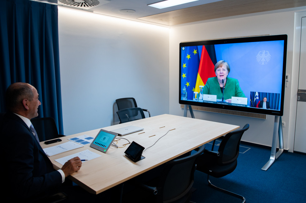 Videokonferenčni pogovor predsednika vlade Janeza Janše z nemško kanclerko Angelo Merkel
